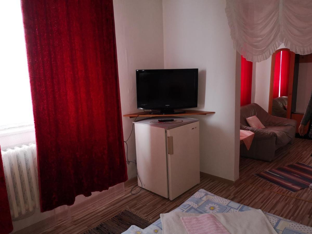 Hotel Biela Labut à Michalovce Extérieur photo