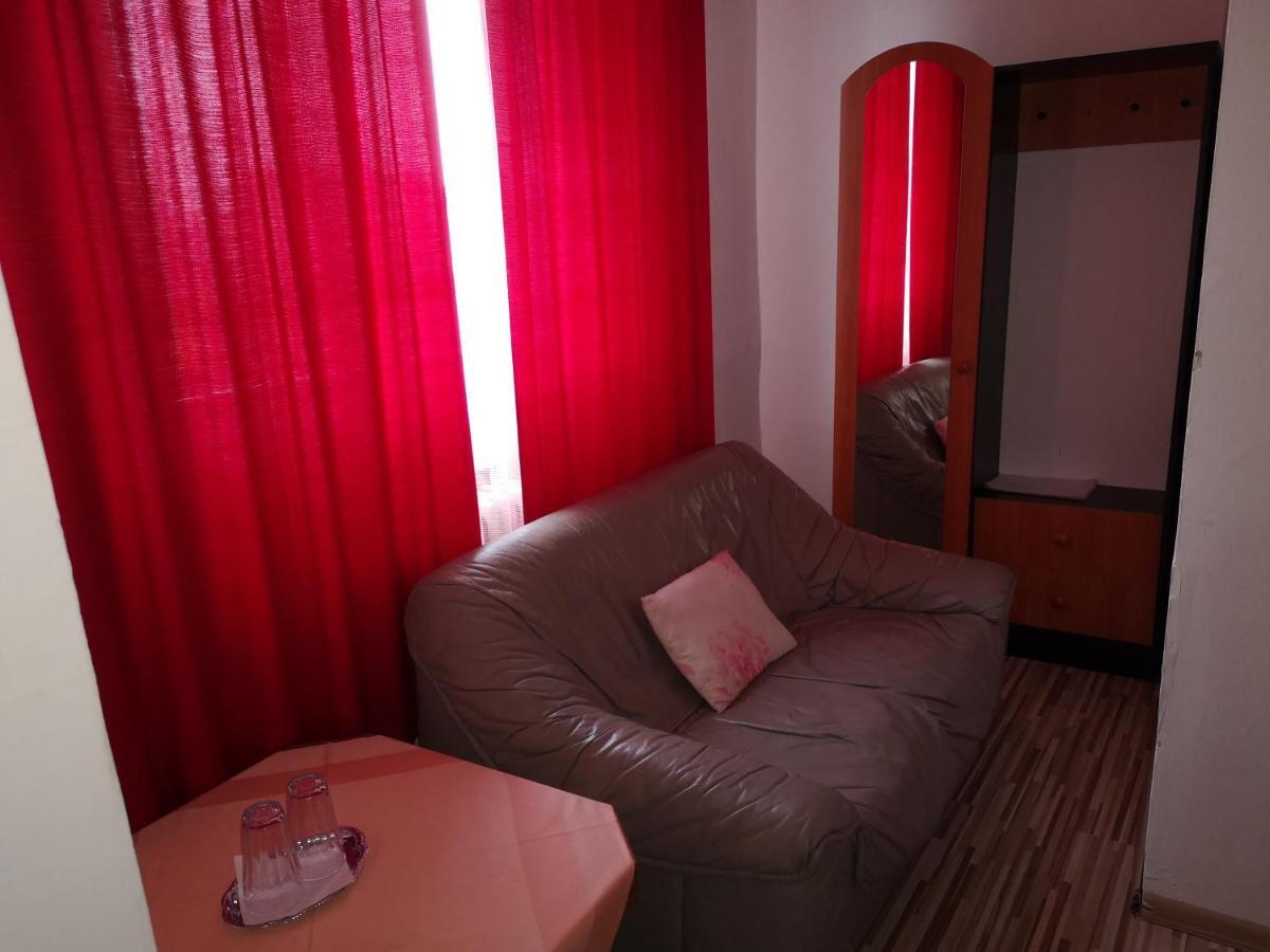 Hotel Biela Labut à Michalovce Extérieur photo